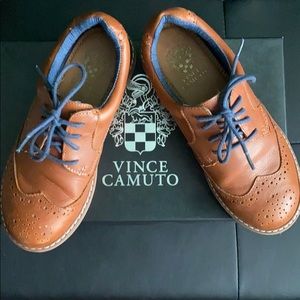 Boys Vince Camuto wingtip shoe 2y